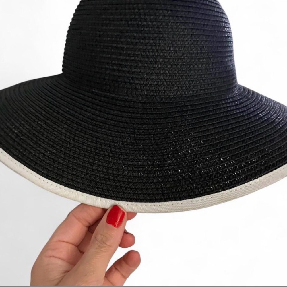 French Girl on Vaca vibes, resort summer hat, Ellen Tracy